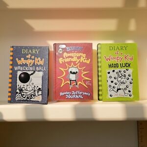 DIARY OF A WIMPY KID Book Set - Multicolor & Hardback.